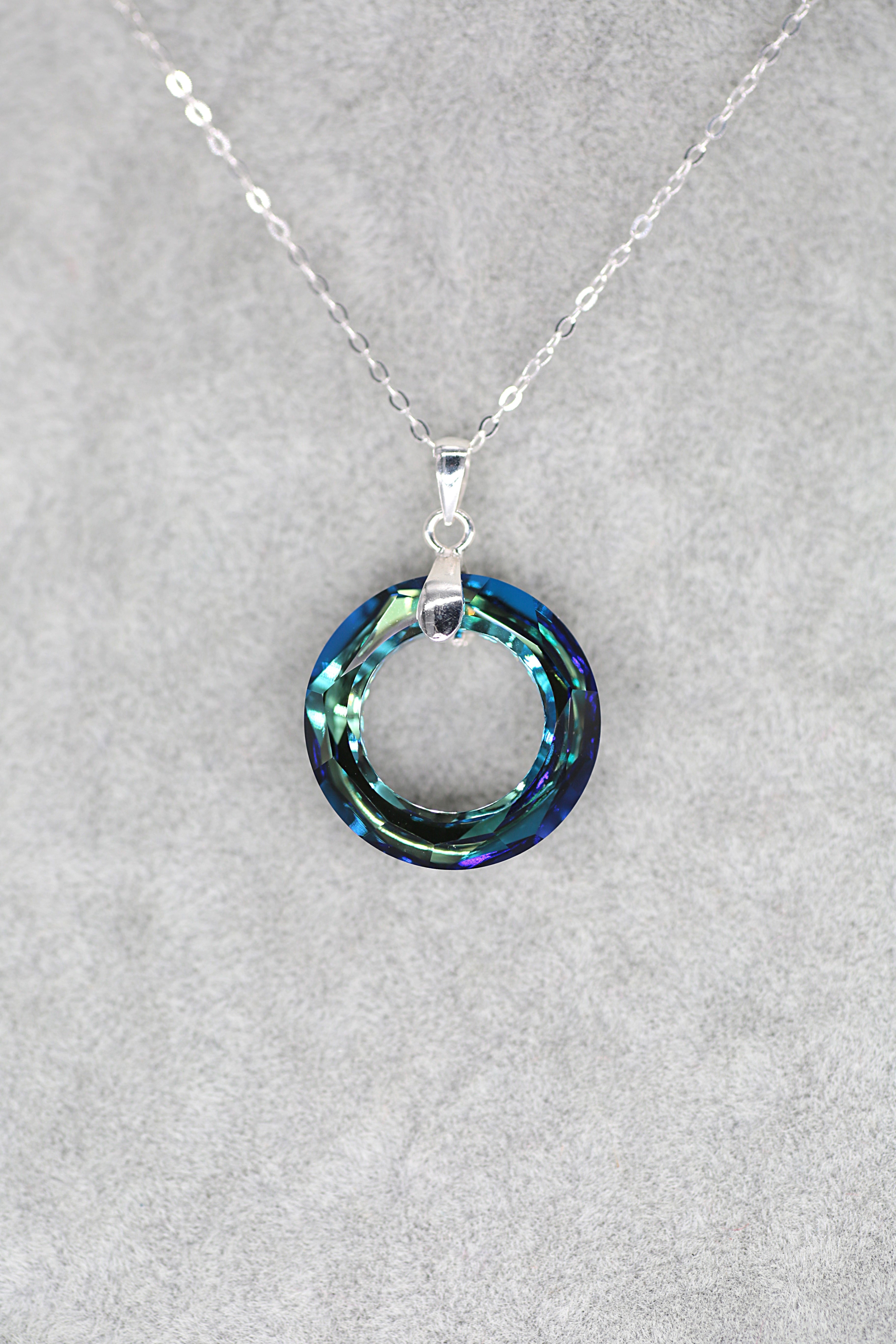 Round Frame Pendant