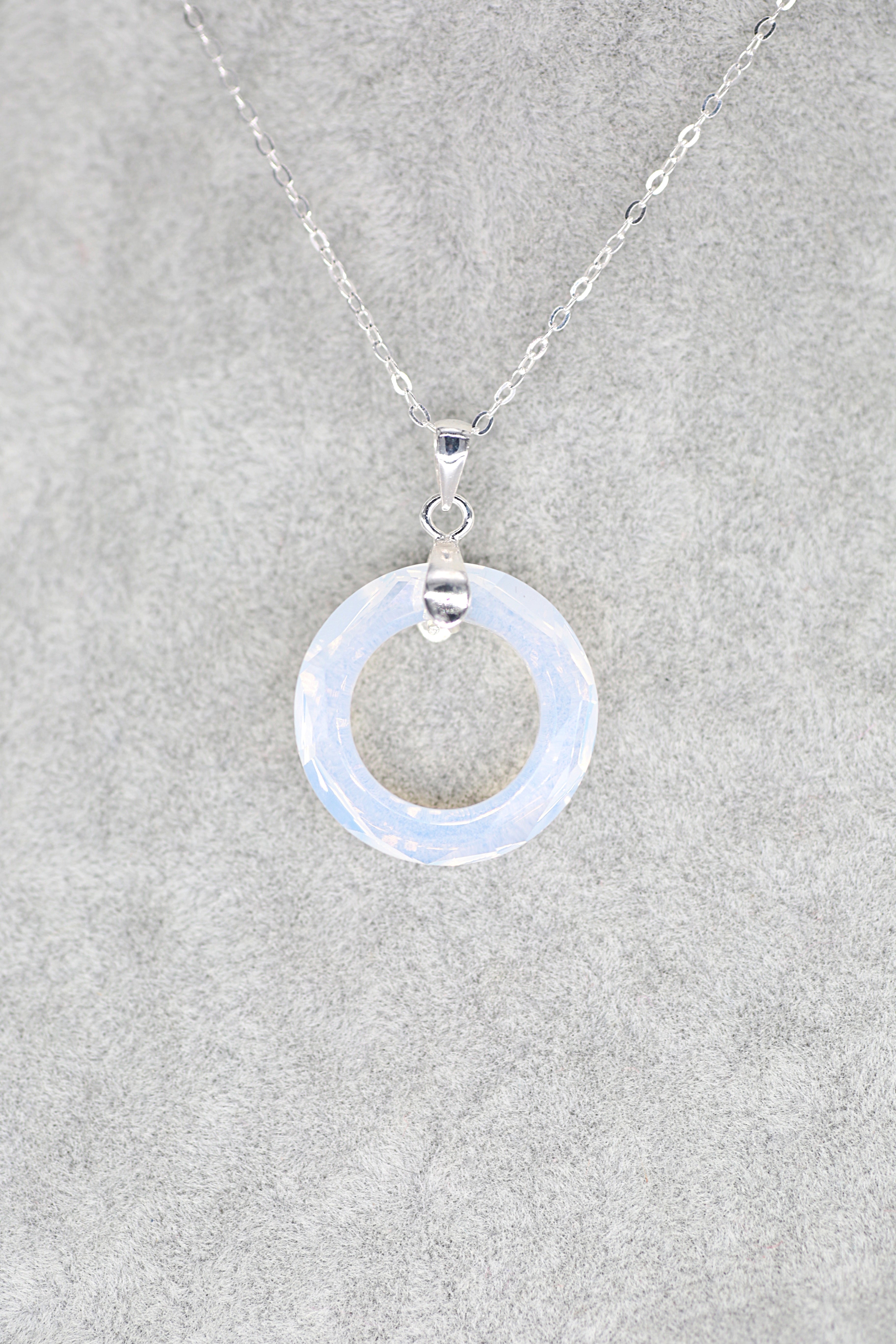 Round Frame Pendant