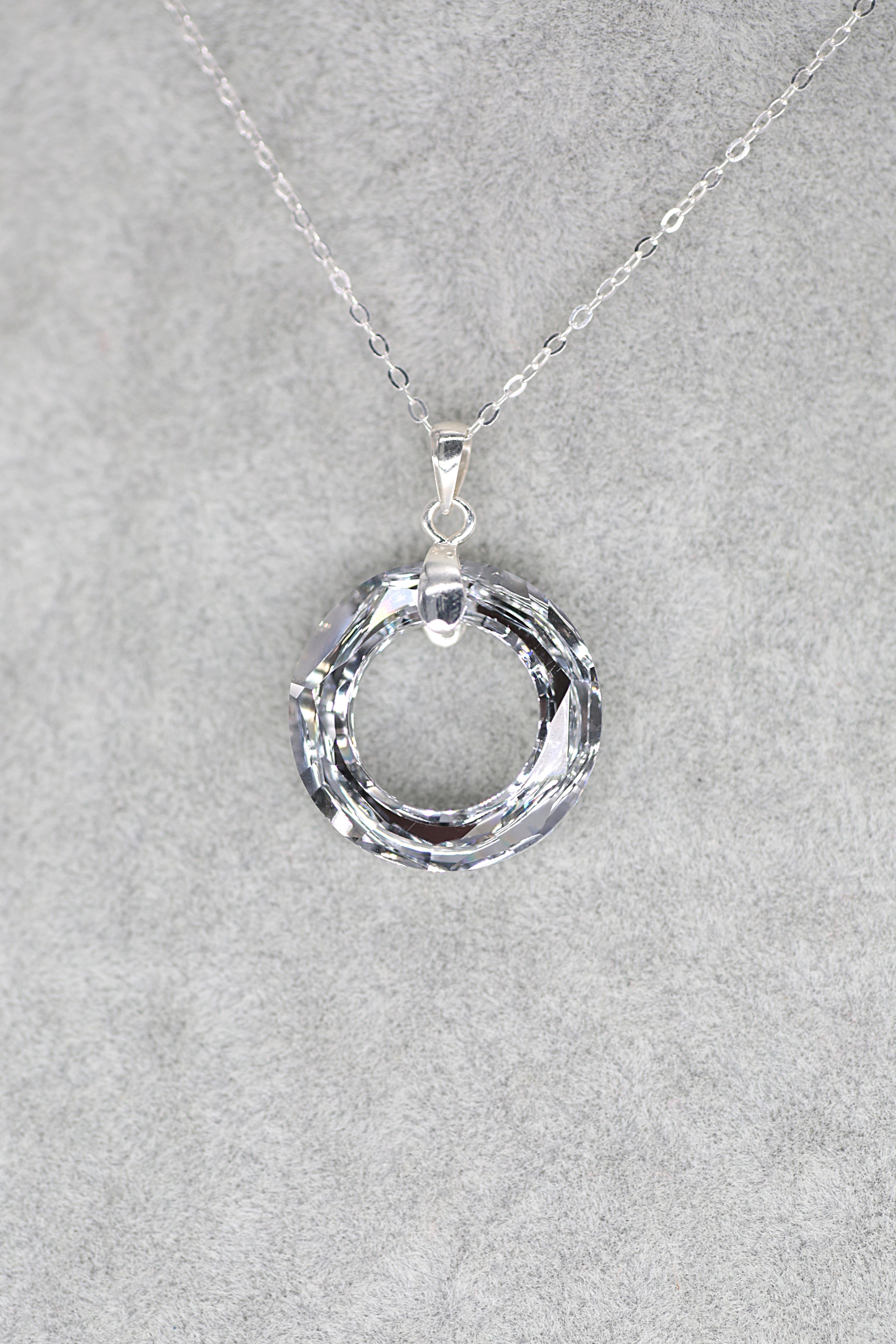 Round Frame Pendant