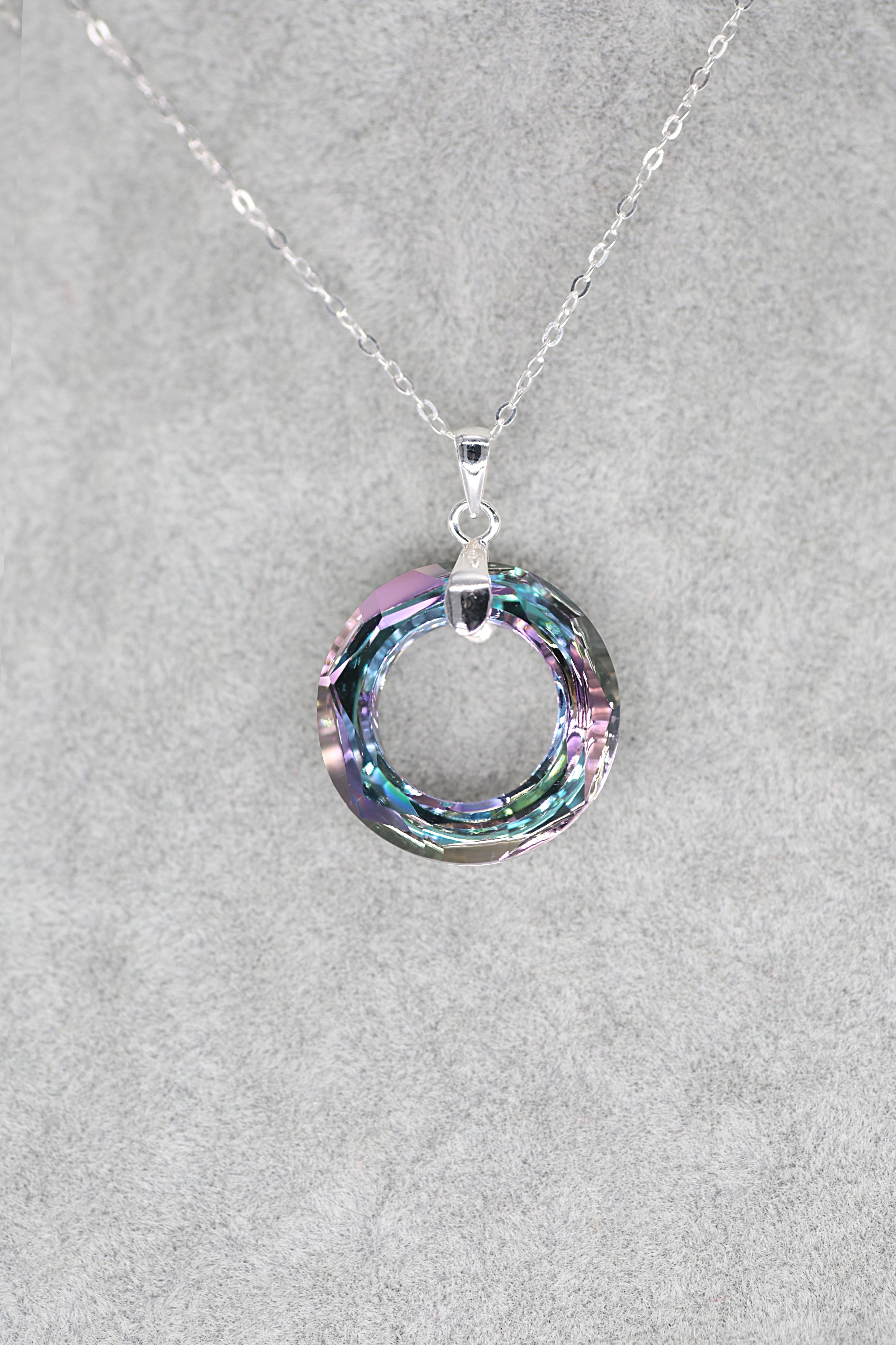 Round Frame Pendant