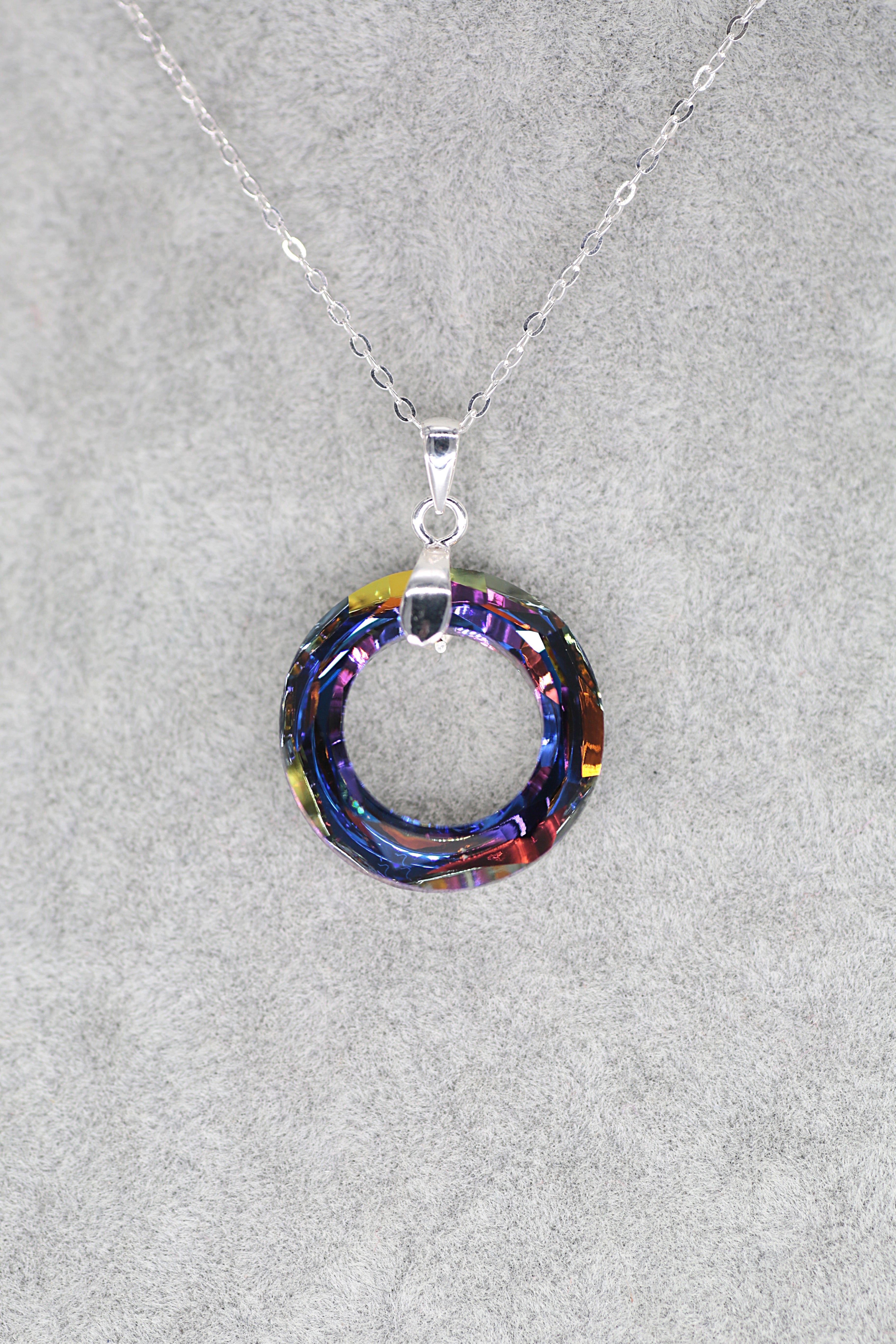 Round Frame Pendant